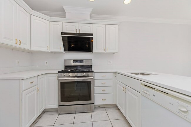 Building Photo - 1210 Matthew Woods Dr