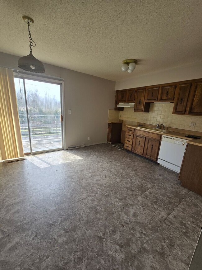 Foto del edificio - 4300-4302 Santa Barbara Dr-4302 Santa Barbara Dr