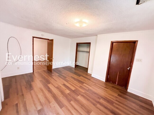Foto del edificio - 1233 Elm Ave