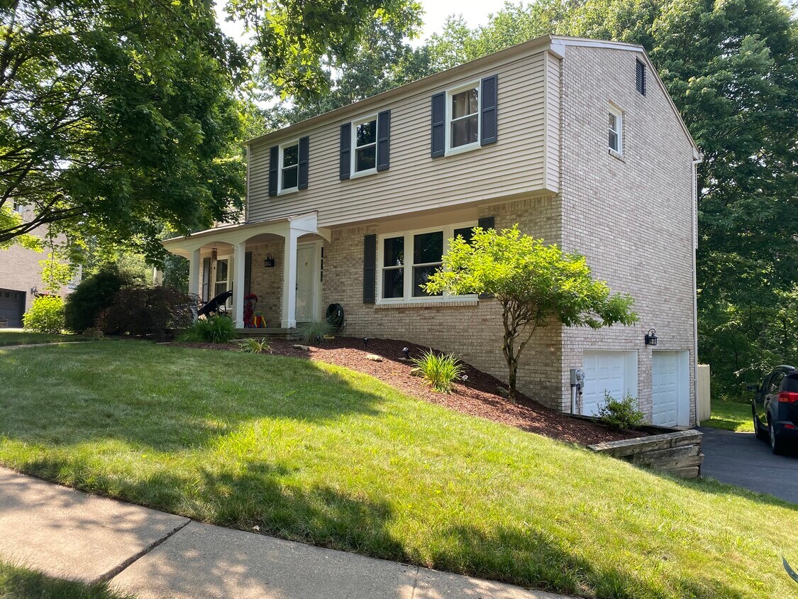 Primary Photo - 3904 Glenshire Ct