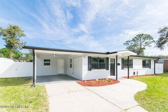 Building Photo - 6221 Ashwood Ln