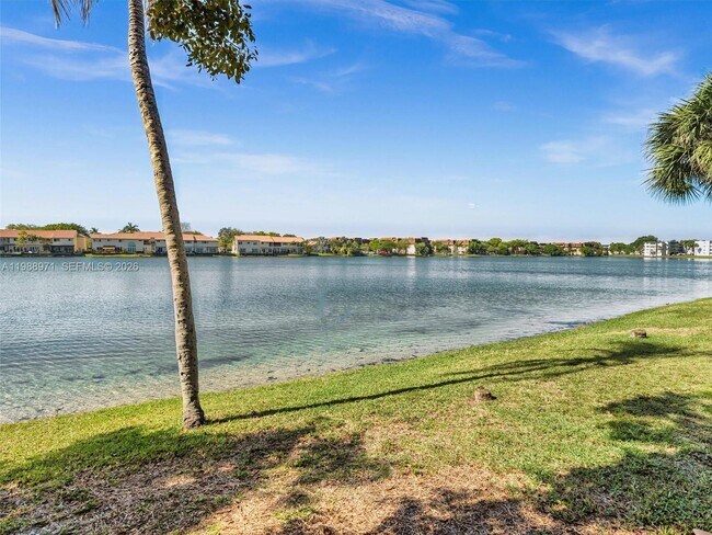 Foto del edificio - 770 NE 199th St