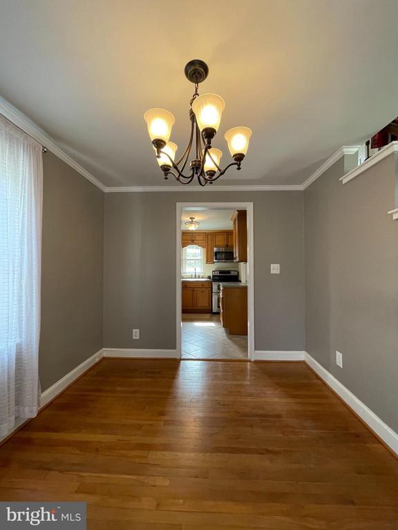 Foto del edificio - 7007 Grove Rd