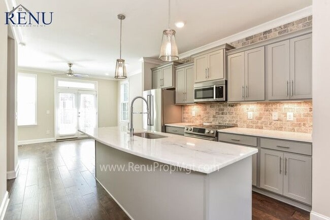 Building Photo - 3153 Long Blvd