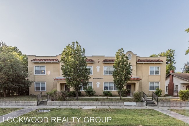 Building Photo - 1535 W Woodlawn Ave