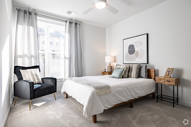 1BR, 1BA - 708SF - Avondale Hills