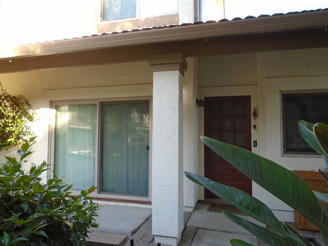 Building Photo - Remodeled South San Jose Townhouse, dog fr...