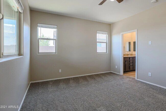 Dormitorio principal - 8475 N 171st Dr