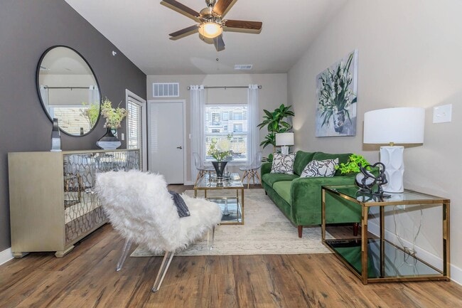 Building Photo - Vantage at McKinney Falls