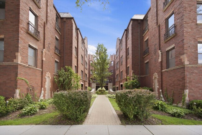 Foto del edificio - 6751 N Artesian Ave
