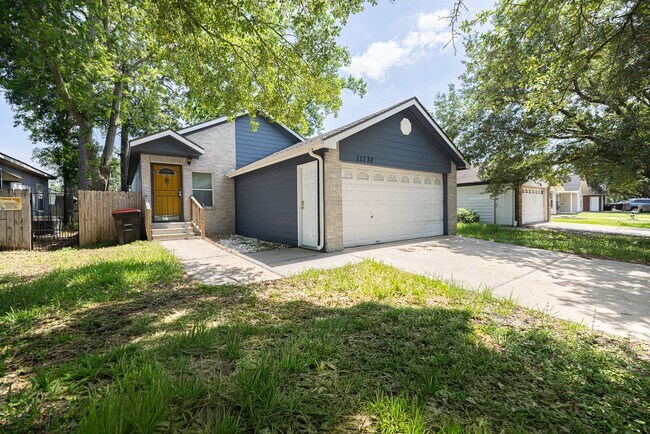 Building Photo - 11738 Greencanyon Dr