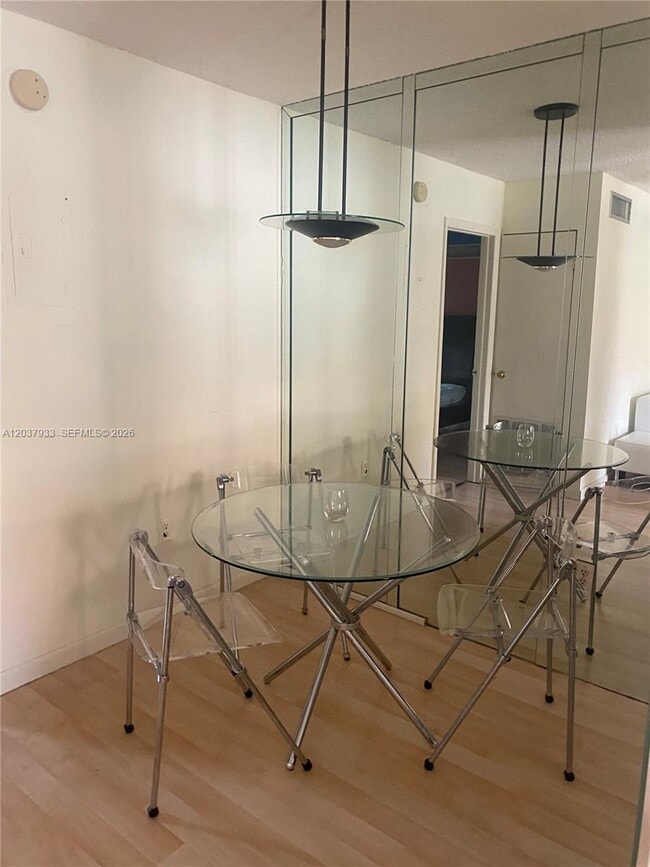 Building Photo - 415 NE 2nd St