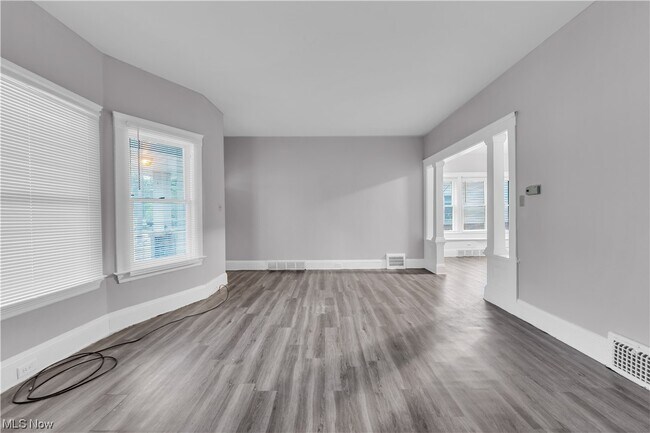 Building Photo - 3109 W 73rd St