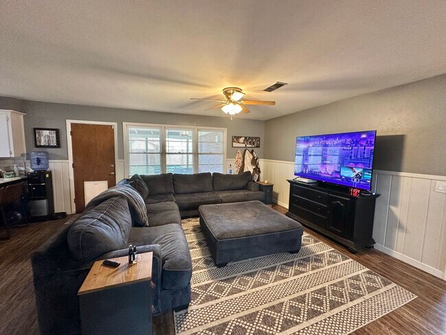 Foto del edificio - Sunlight, Style & So Much Space — Central ...