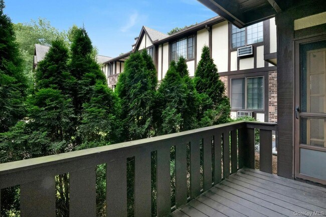 Foto del edificio - 8 Foxwood Dr