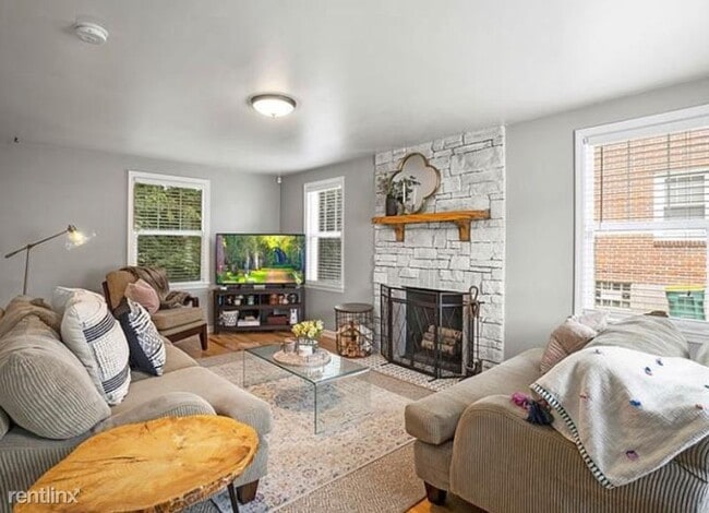 Building Photo - 3 br, 1.5 bath House - 23 York Drive