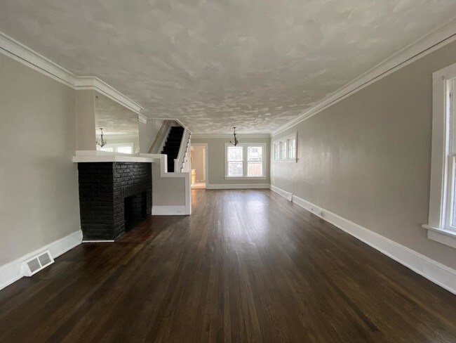Building Photo - 1303 West 106th Street #South