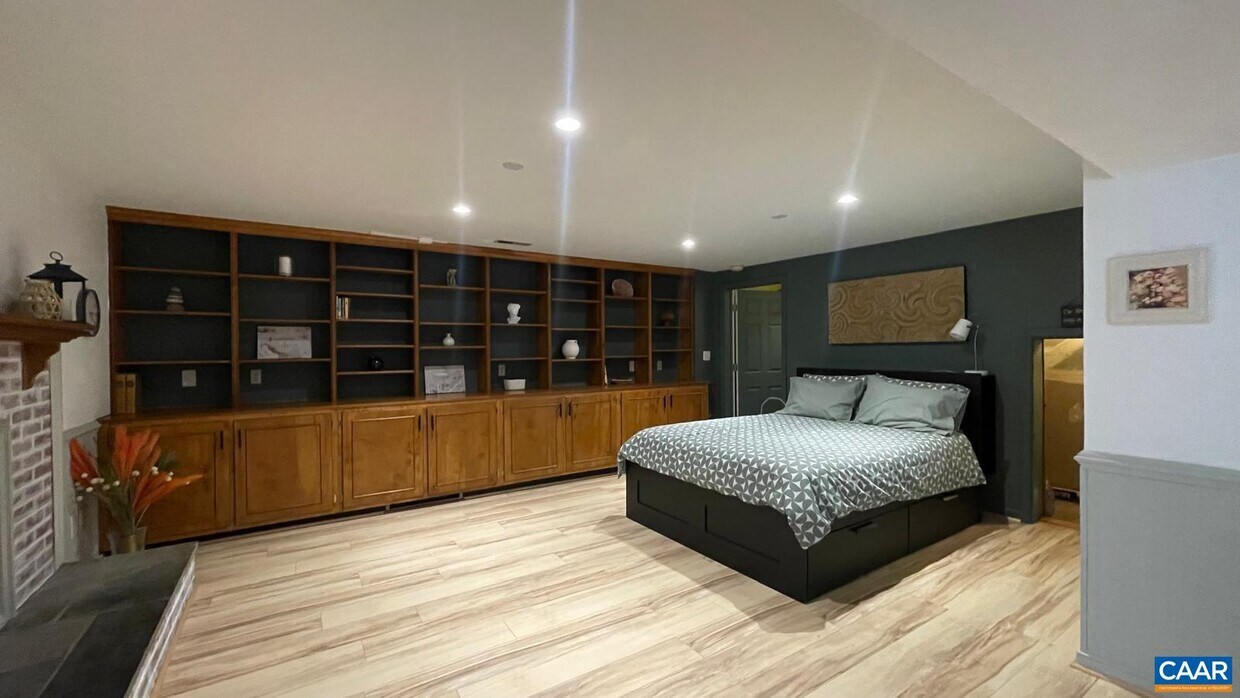 Foto principal - 412 Eastbrook Dr