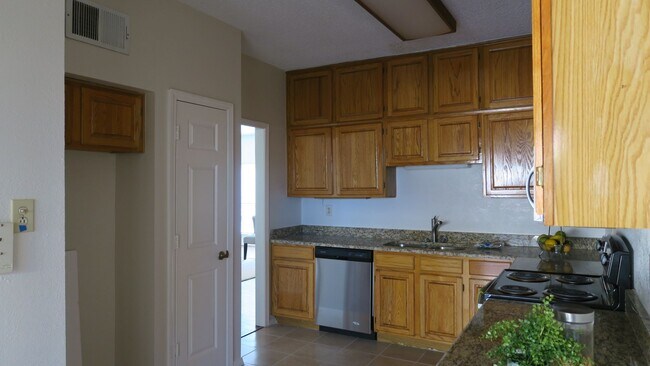 Building Photo - 2909 Matterhorn Dr