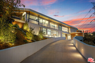 Building Photo - 6825 Mulholland Dr