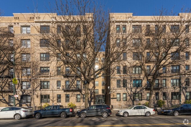 Building Photo - 45 W 110th St