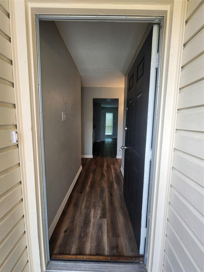 Foto del edificio - 3 BR/2BA | Renovated Single Family Home | 2-Car Garage | Fenced backyard