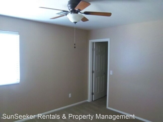 Foto del edificio - 4 br, 2.5 bath House - 17439 W. Monroe St.