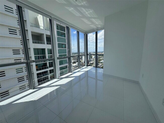 Foto del edificio - 1100 Biscayne Blvd