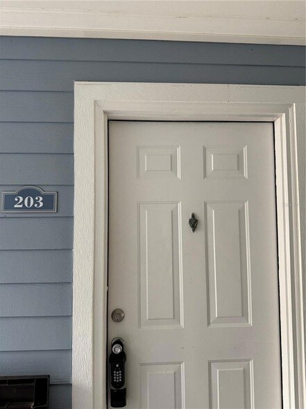 Foto del edificio - 2533 Grassy Point Dr