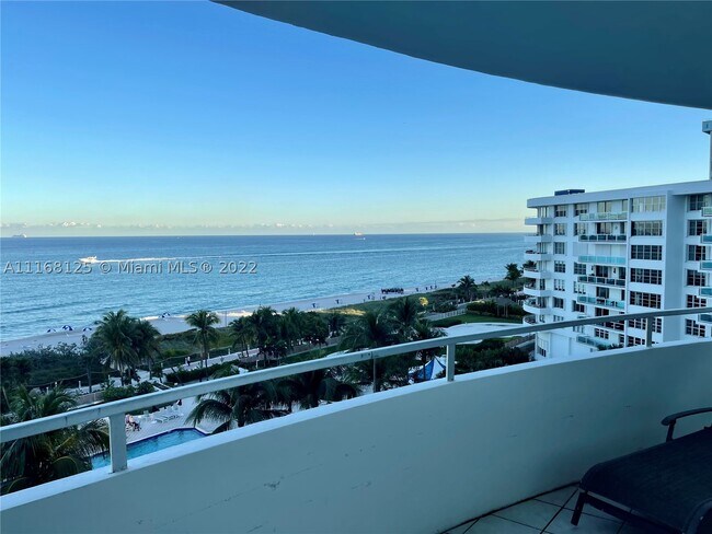 Foto del edificio - 5161 Collins Ave