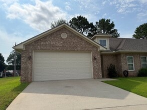 Building Photo - 2200 Woodgrove Lane