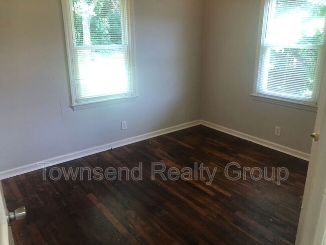 Building Photo - 2143 Culp Cir
