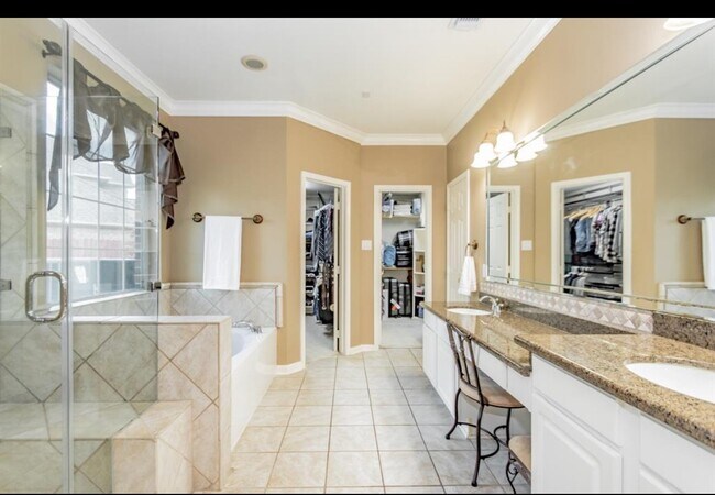 Foto del edificio - 303 N Elder Grove Dr
