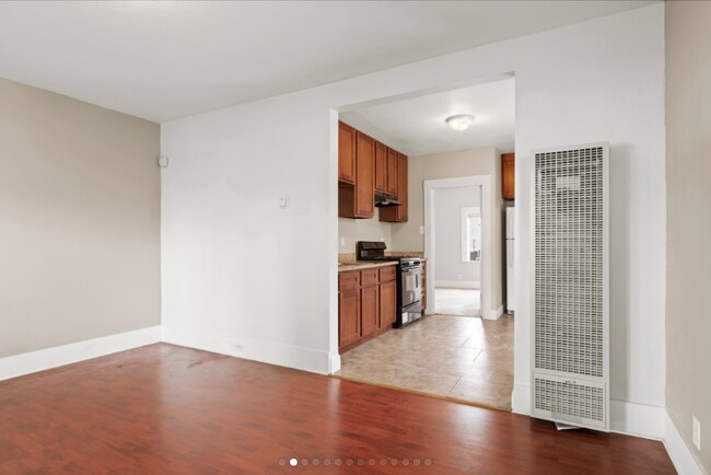 Building Photo - 527 18th St