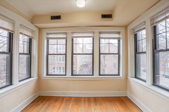 Building Photo - 1057 N Oakley Blvd