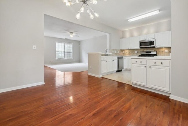 Building Photo - 4084 Howell Park Rd