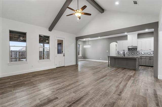 Foto del edificio - 121 Cedar Ln