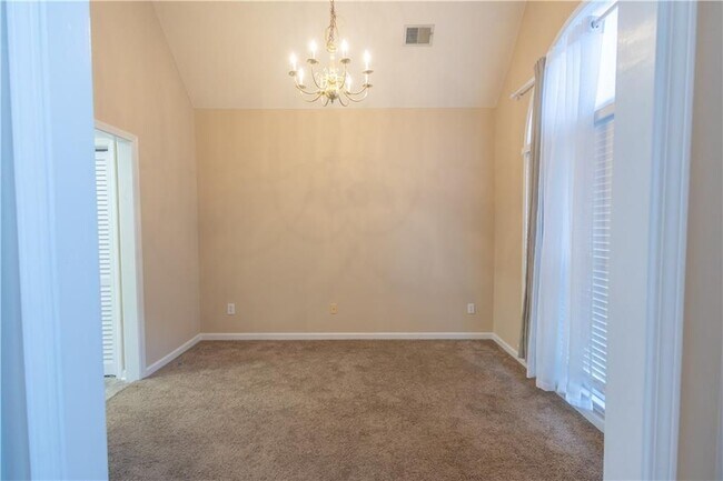 Foto del edificio - 994 Brentmoor Ln NW