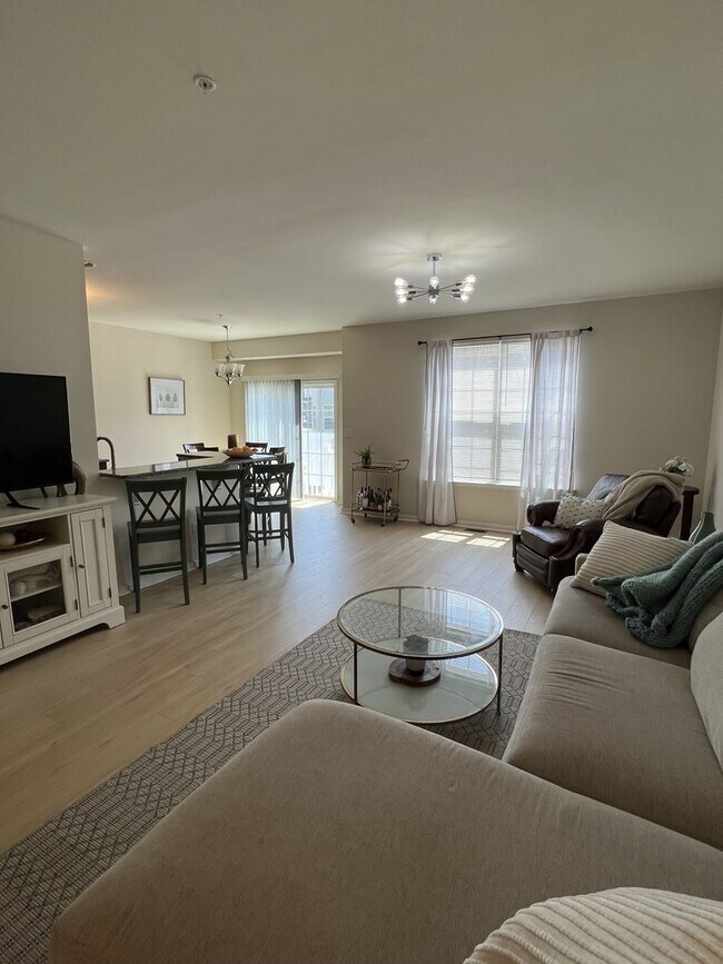 Foto del edificio - Beautiful like-new townhouse in Parkland school disctrict!