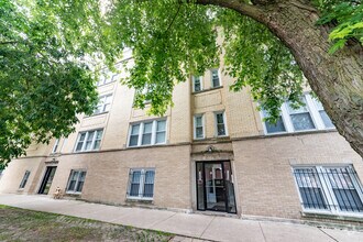 Building Photo - 1507 W Albion Ave