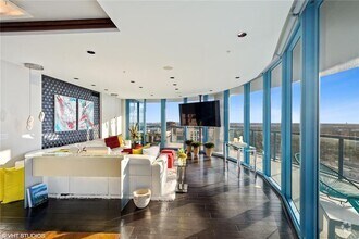 Building Photo - 333 Las Olas Way