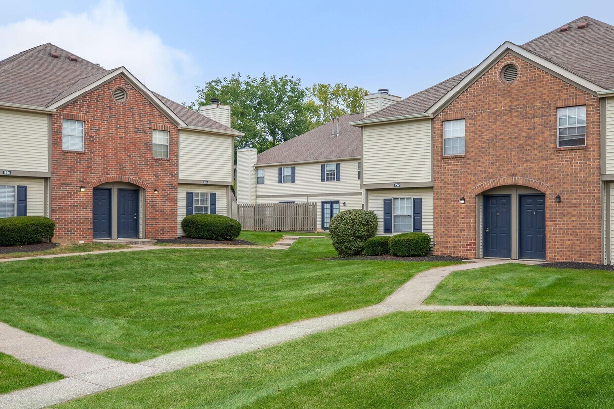 Foto principal - Townhomes at McNaughten