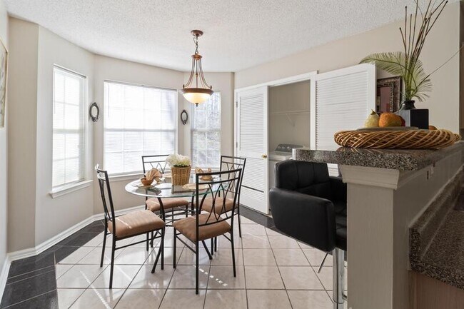 Building Photo - 3698 Thistle Oak Trce