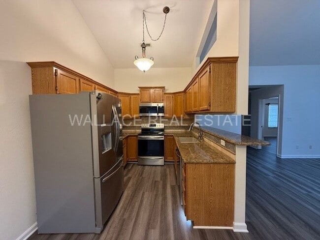 Foto del edificio - UPDATED 2 BEDROOM CONDO IN ADMIRAL BEND!!