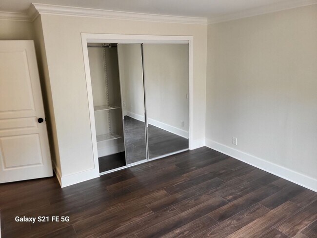 Building Photo - NEW PRICE REDUCTION!!! Beautiful Condo: 3 ...