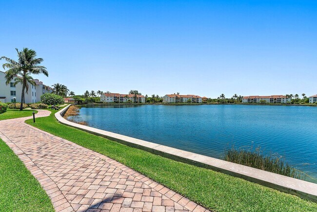 Foto del edificio - 4484 NE Ocean Blvd