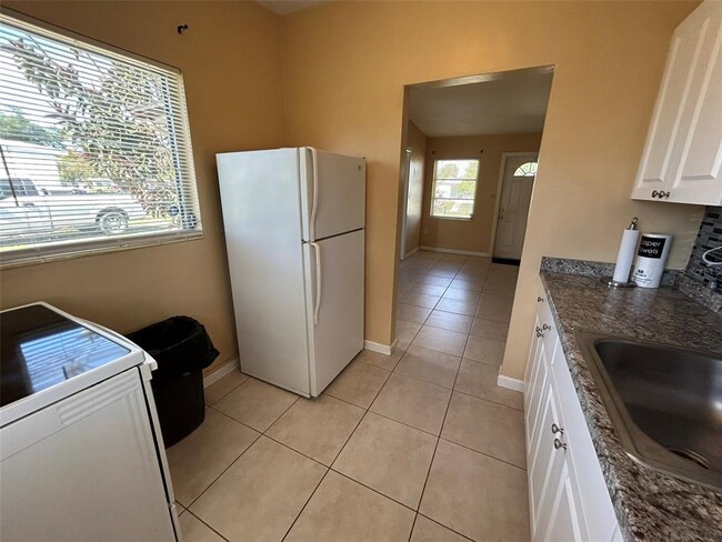 Foto del edificio - 3108 Crestwood Dr