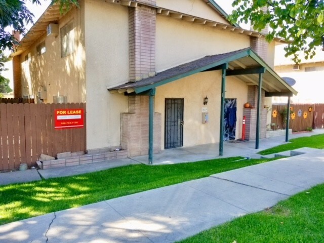 Primary Photo - 3029 Canyon Crest Dr