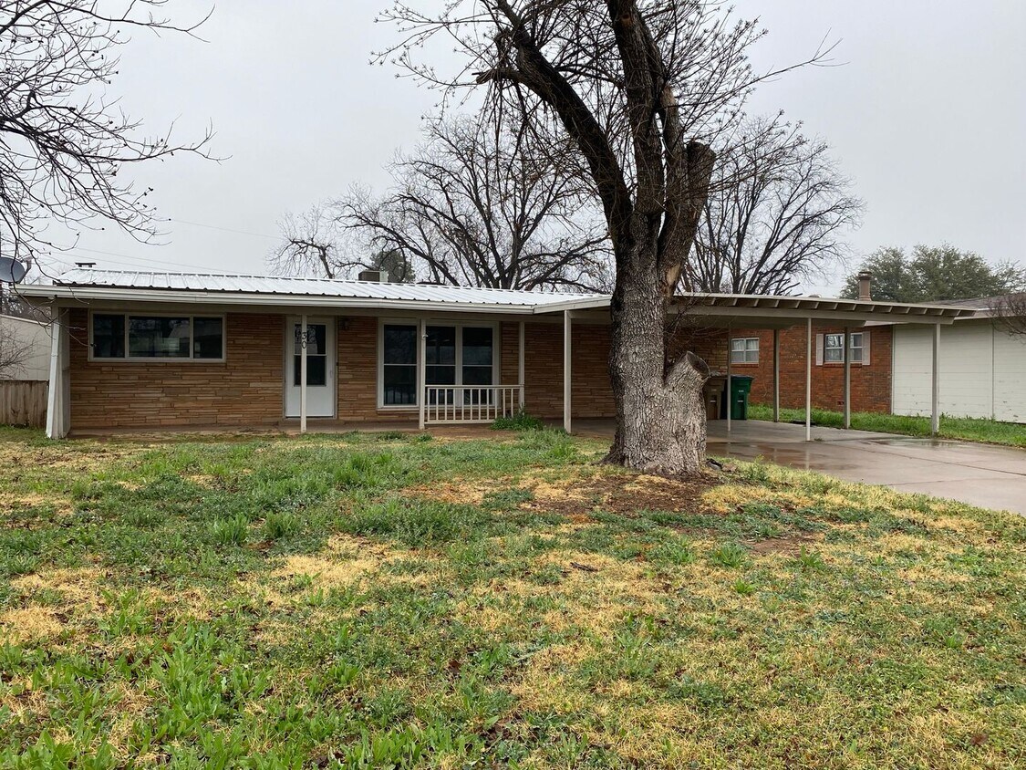 Primary Photo - Cozy and beautiful 3 bedroom 2 bathroom ho...