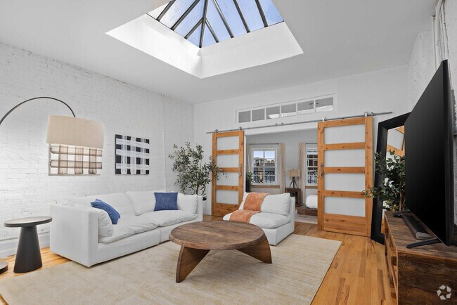 Building Photo - 354 Bowery